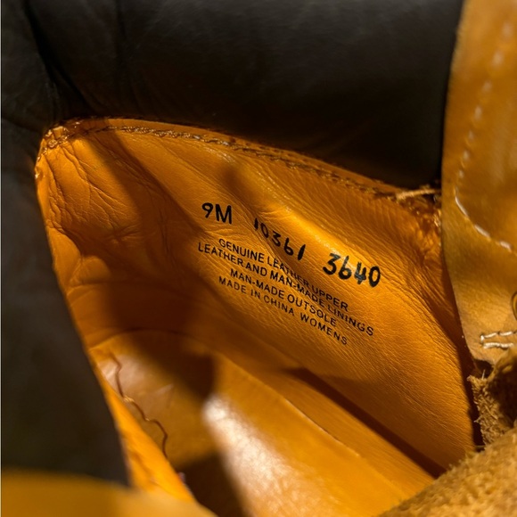 Timberland 6 inch Boots - Picture 8 of 8